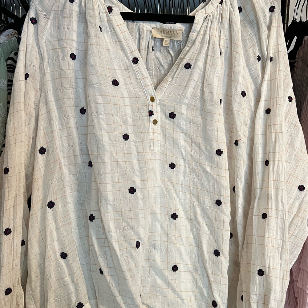 Chambers White and Black Women's Blouse